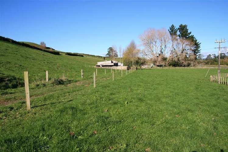 2 Davis Road Inglewood_13