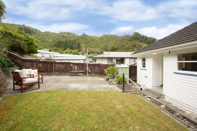 35 Castlerea Street Wainuiomata_19