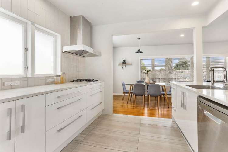 194 Te Atatu Road Te Atatu South_5