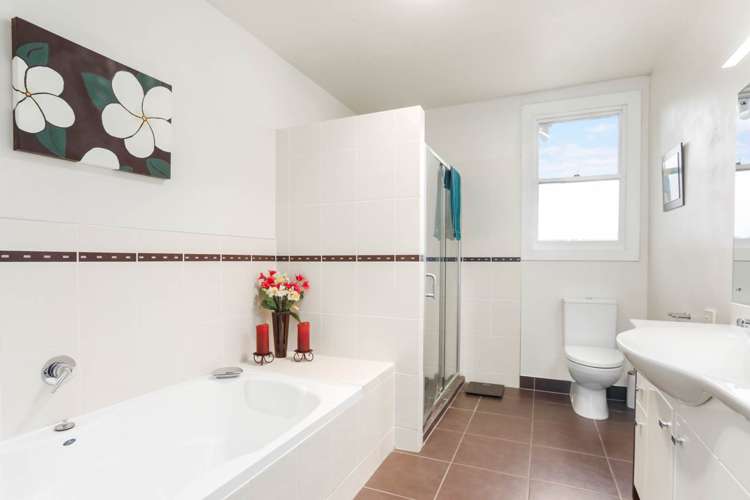 1 Kelvyn Grove Hillpark_17