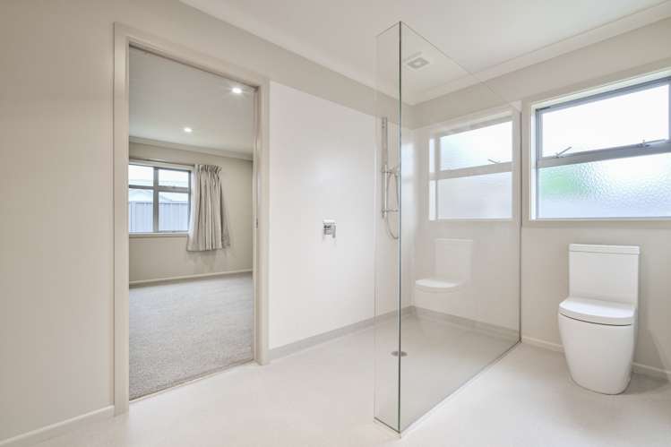 10 Sixty Mile Close Frimley_10