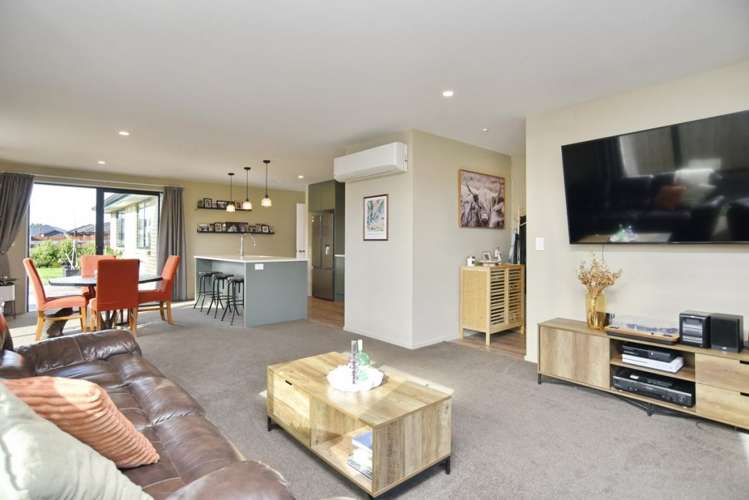 19 Quinn Crescent Woodend_1