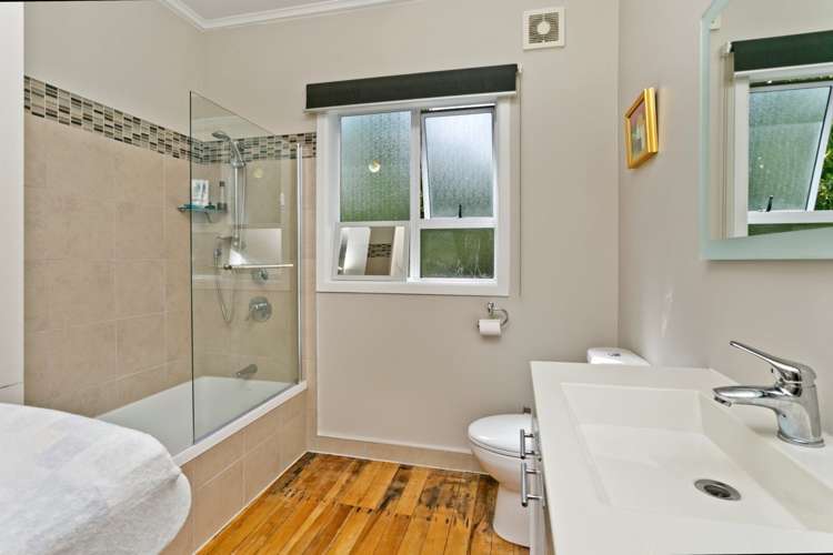 29 Seaview Road Castor Bay_18