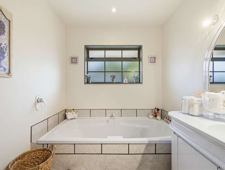 14 Holdsworth Drive Otamatea_31