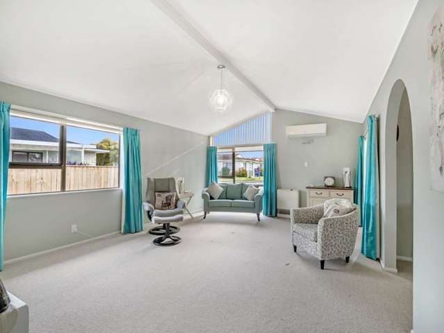 Double Glazed - With additional room!