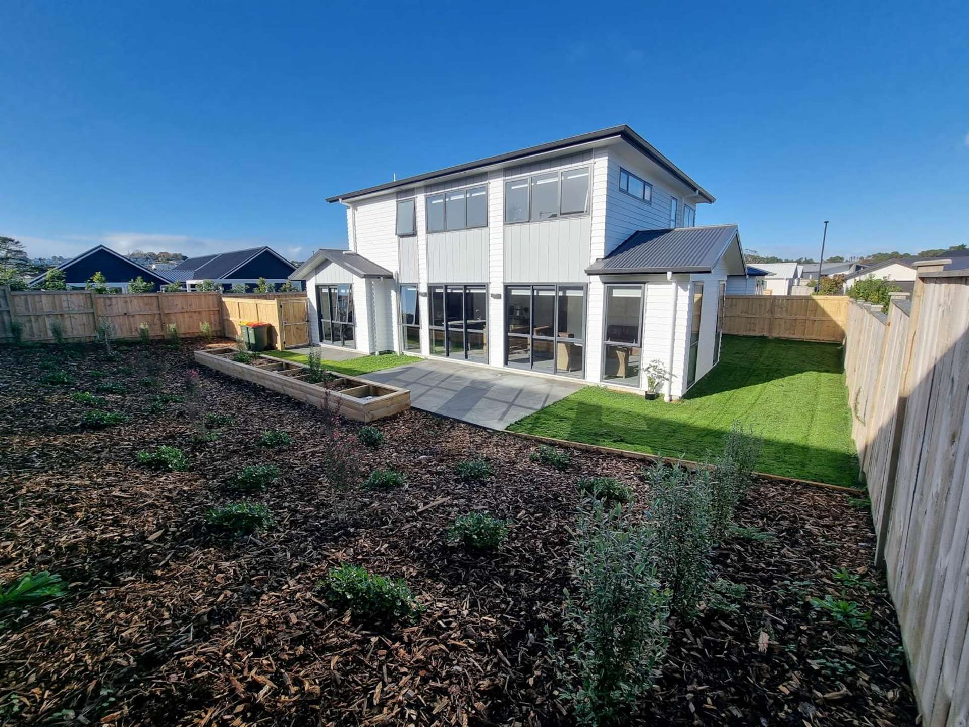 13 Marine Garden Crescent Beachlands_0