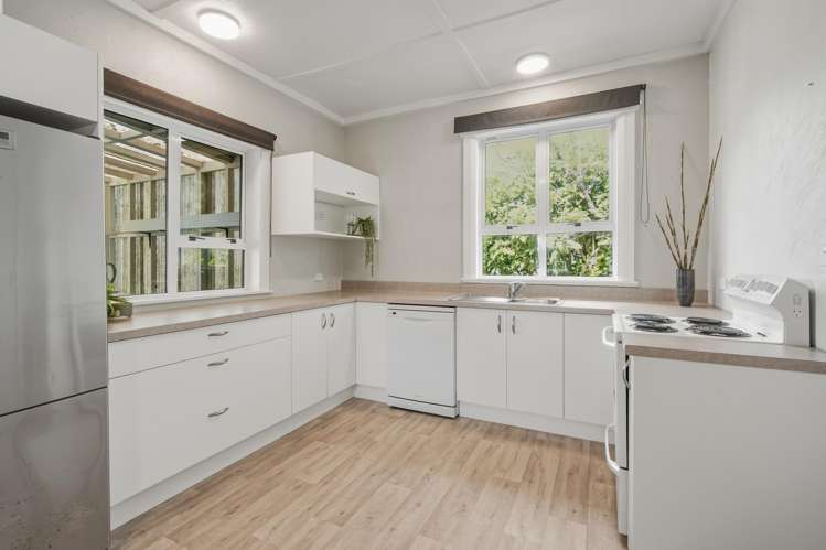 72 Broadway Waitara_6