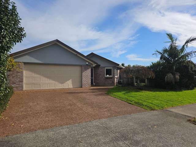 Pukekohe - 3 Bedroom, 2 Bathrooms, Garage, Alarmed