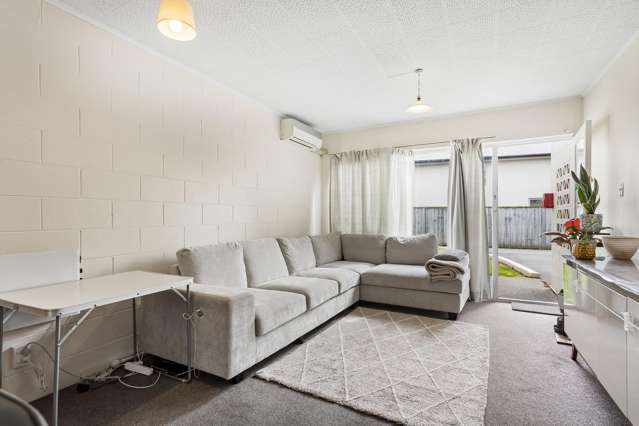 2/53 Brockworth Place Riccarton_1