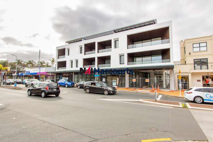 2/421 Beach Road_0