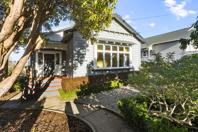 Charming 1920s Bungalow in a Sought-After Maryhill