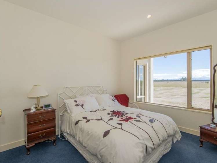 2/1830 West Coast Road Kirwee_12