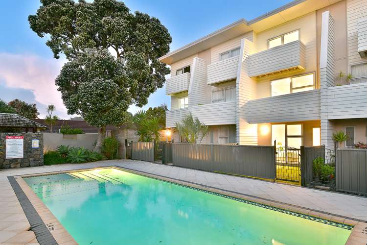 17/3 Riverside Road Orewa_1