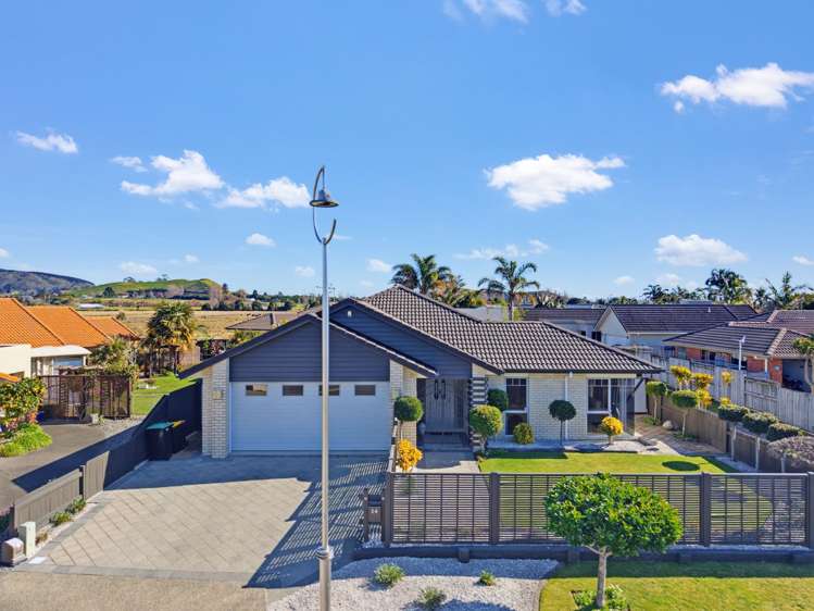 24 Bucklands Crescent_0