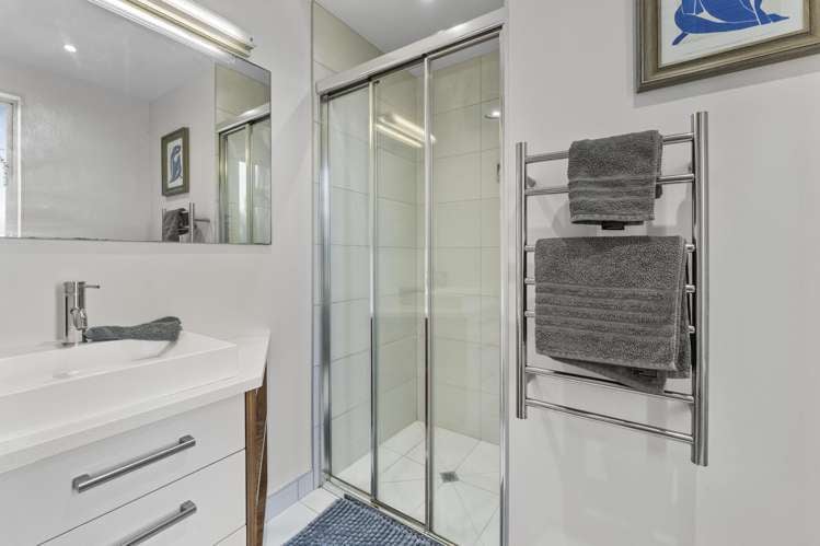 2 Kowhai Street Otaki Beach_18