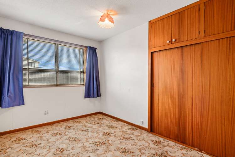 198 Gayhurst Road Dallington_8