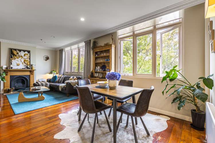 4F/28 Wellesley Street East_4
