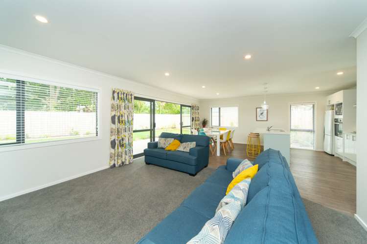 32 Wescombe Grove Feilding_21