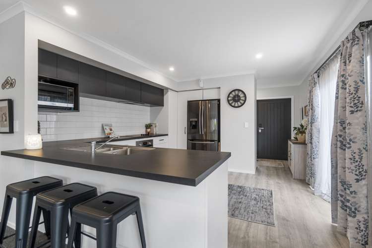 24 Old Farm Road Hamilton East_12