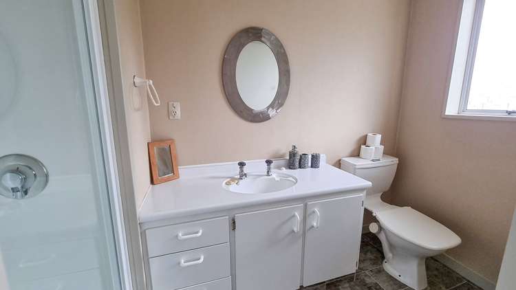 239 Clyde Street Balclutha_11