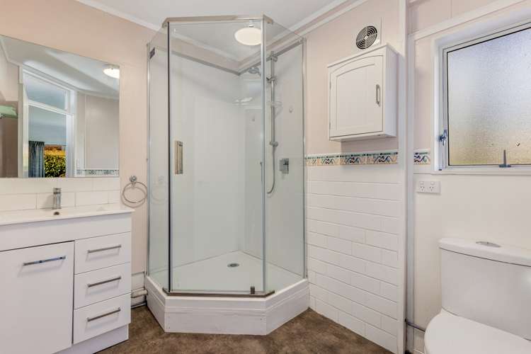 486 West Coast Road Glen Eden_12