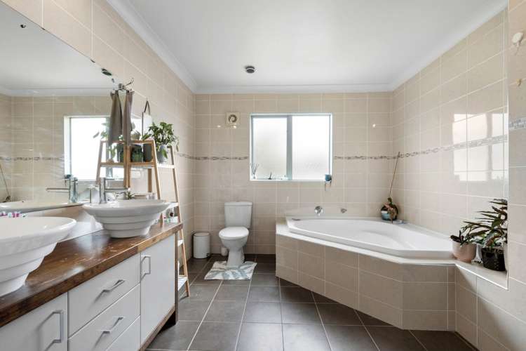56 Amberwood Drive Northpark_17