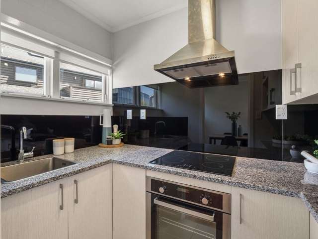 2/77 View Road Mt Eden_2