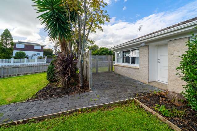 1/8 Waikaremoana Place Pakuranga Heights_4