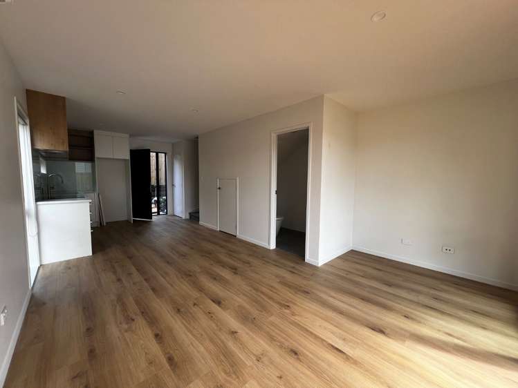 7/21 Divich Avenue Te Atatu South_1