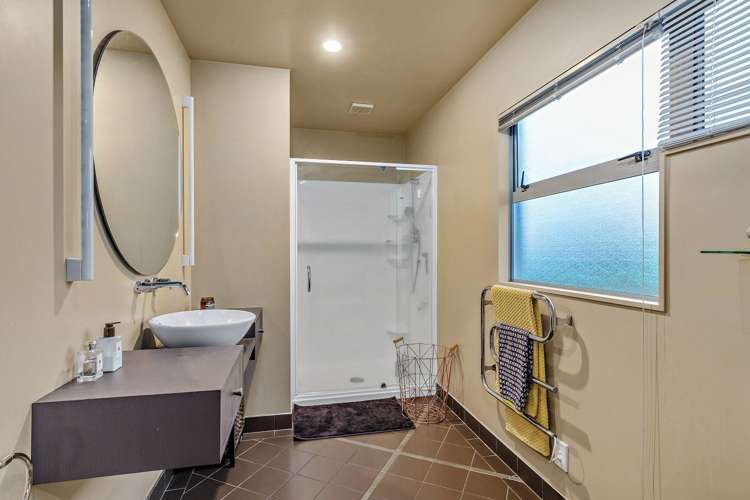 9a Lupetti Rise West Harbour_13