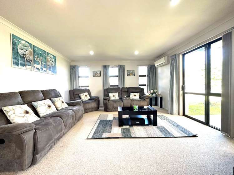 53 Sunningdale Street Wattle Downs_5