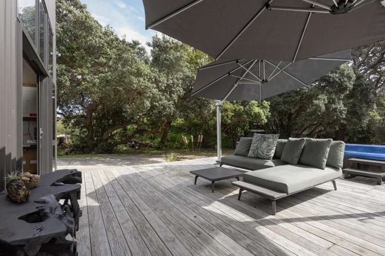 21 & 21a Beach Valley Road Piha_23