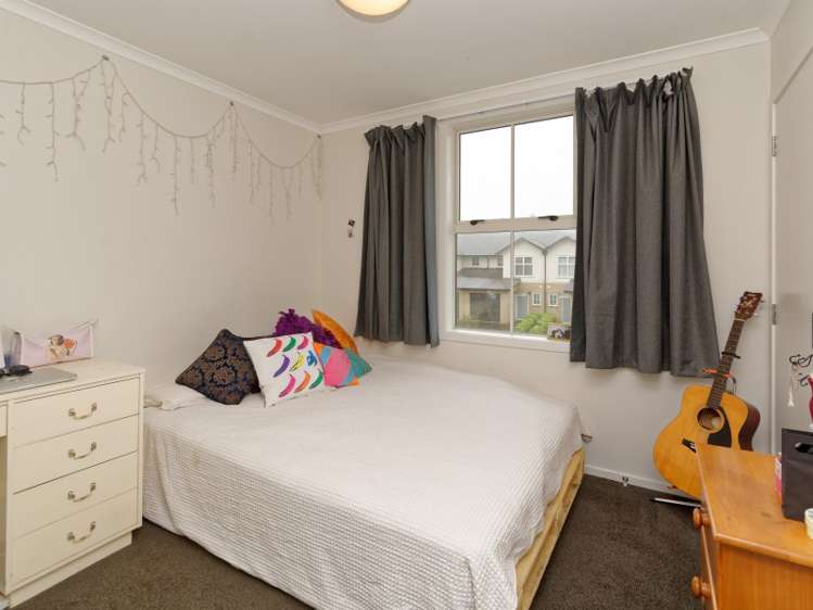 22 Chiefs Court Hamilton East_9