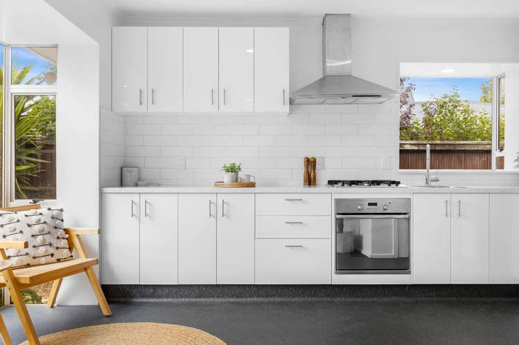 94 Greenhaven Drive Burwood_6