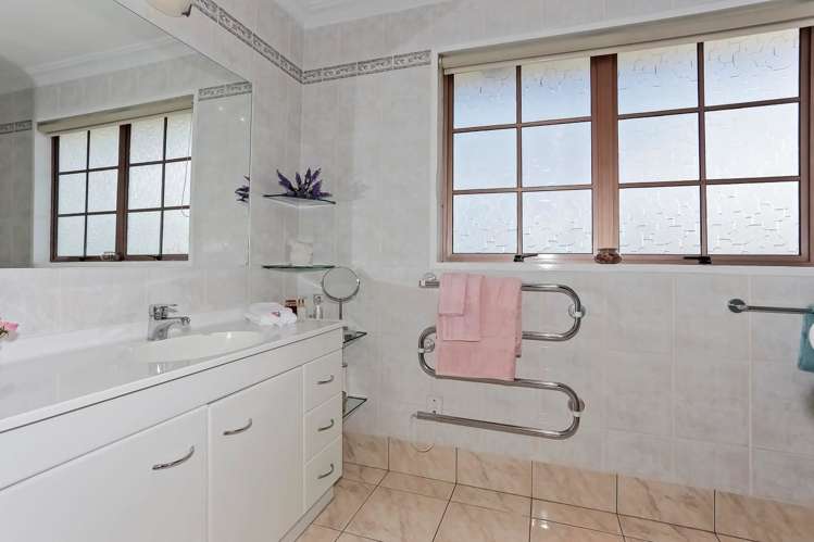 99 Chapel Street Otumoetai_11