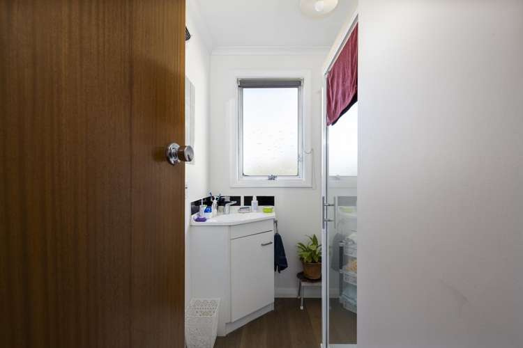 15b Newbourne Crescent Redwoodtown_25