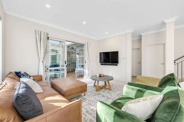 42 Matairangi Avenue Totara Heights_17