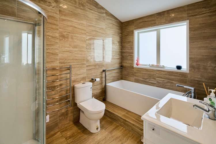 74F Heretaunga Square Silverstream_15