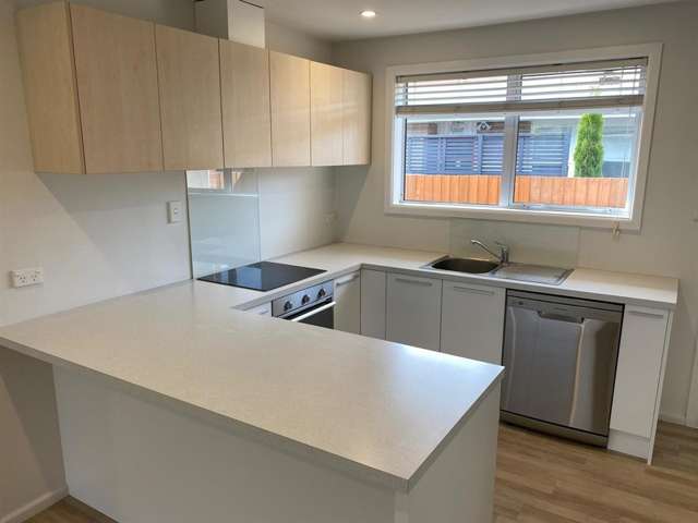 2/41 Roberta Drive Somerfield_3