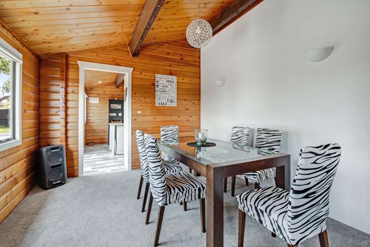 1 Ngahere Views Orewa_11