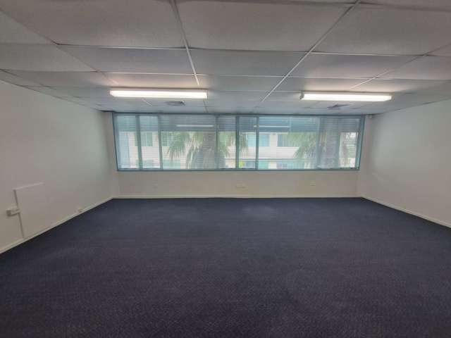 166m2 1st Floor Albany Office - 5 car parks