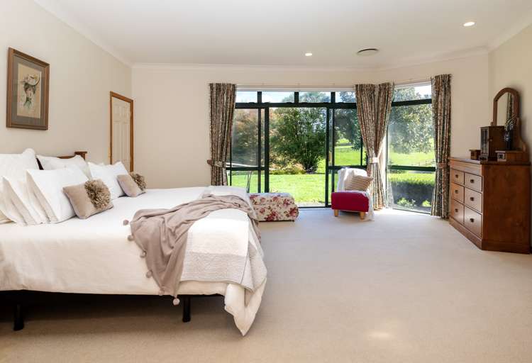 384 Clifton Road Whitford_11