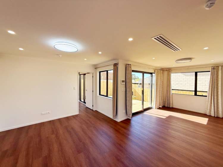 8A Downsview Road 2671_1