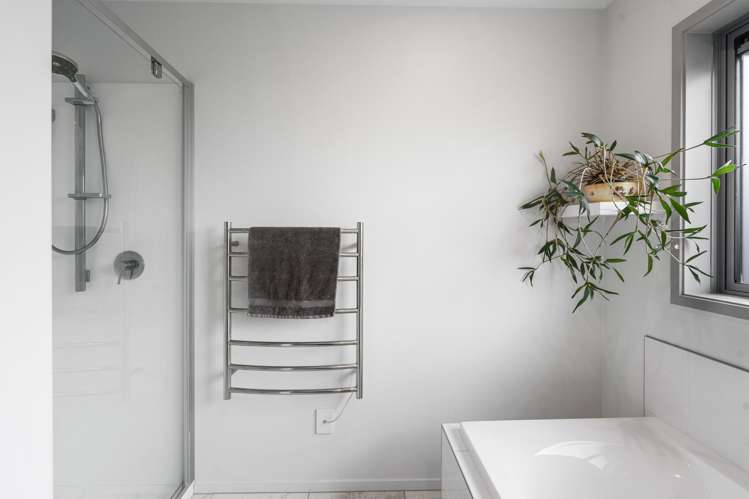20 Sunline Avenue Lincoln_22