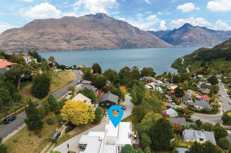 10b Mackinnon Terrace Fernhill/Sunshine Bay_15