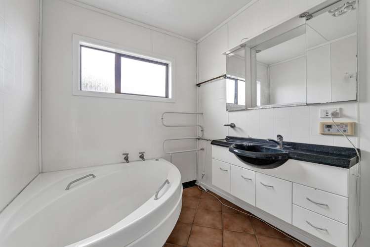 74 Cressida Avenue Stratford_11