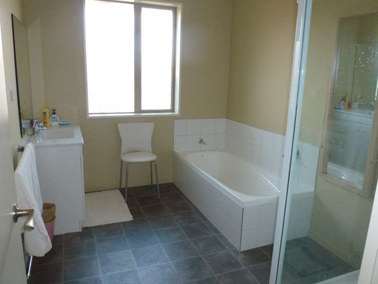 140 Coulson Road Paroa_4