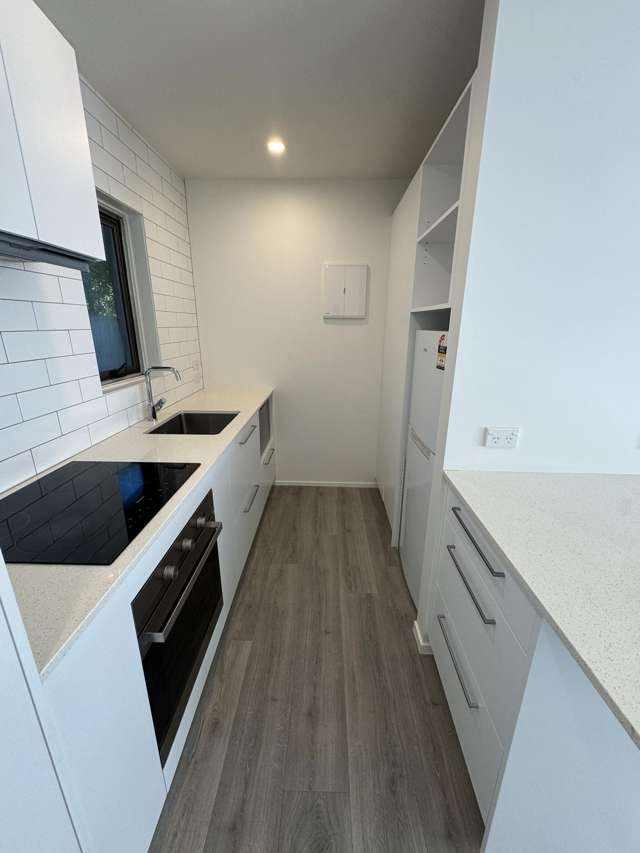 Cosy one-bedroom unit in the Bays!