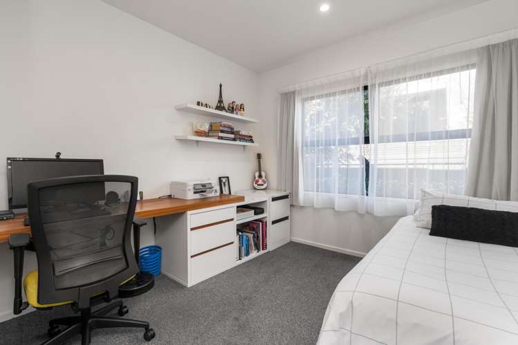 25 Main Road Redcliffs_25