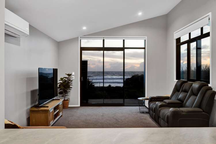 288 Tai Road Opunake_10